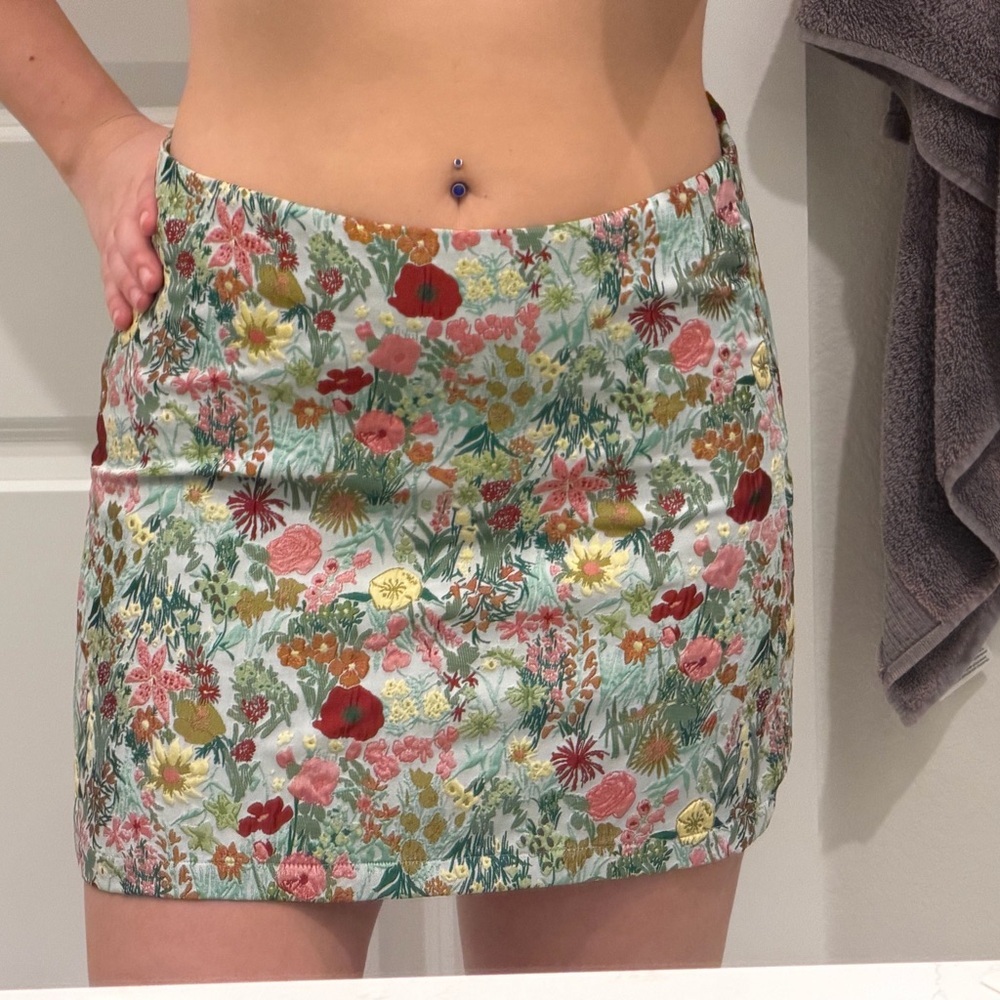 Cider NWT embroidered mini skirt